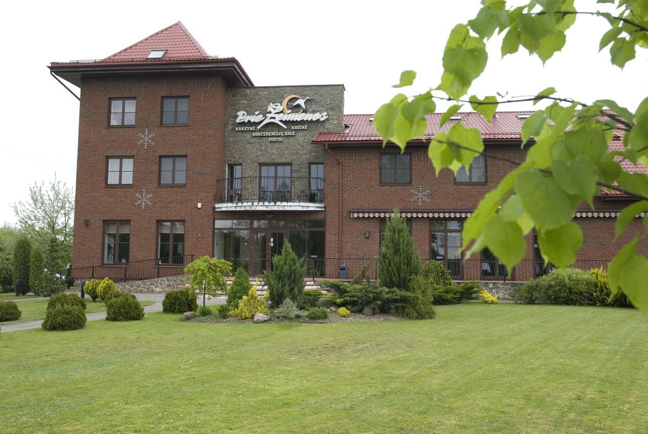 Prie Zeimenos Hotel Kaltanenai Exterior photo
